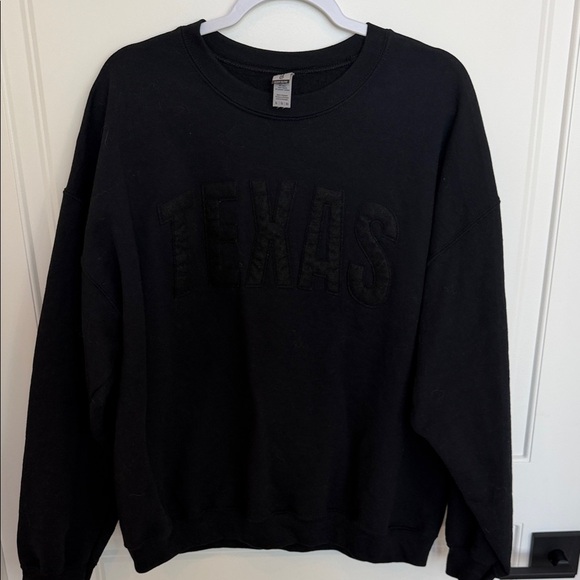 Gildan Tops - Gildan Black Texas Women's Sweatshirt